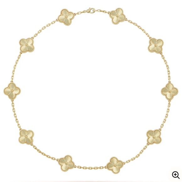 Cloverleaf necklace Gold Floral Necklace - Picture 7 of 7